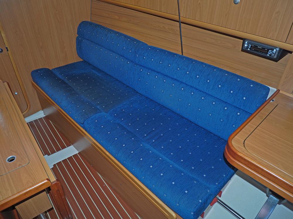 Saloon, Accommodation